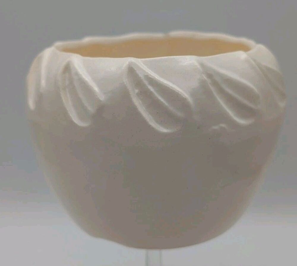 Vintage Ceramic Planter with a Leaf Design Around Edge USA C1